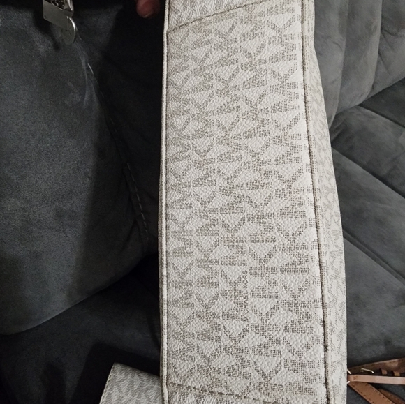 MK - Picture 10 of 13